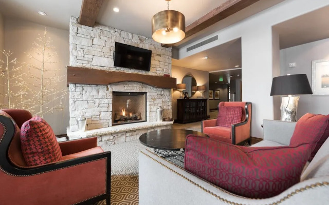 Silver Strike Lodge #403 - 2 Bed + Den