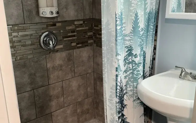 Downtown Suite - Close to Topgolf, Horseshoe Casino, UM Baltimore