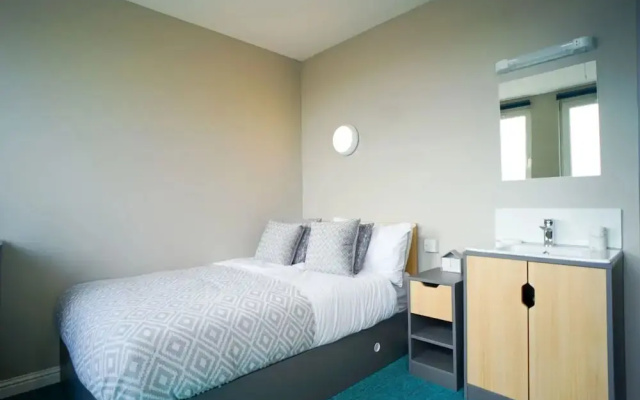 8 Roxburgh