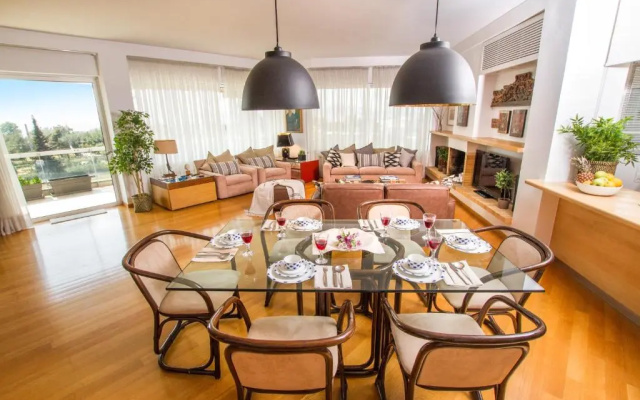 Athens luxurious apartment - sea view!