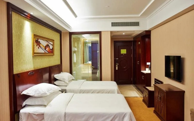 Vienna International Zhoupu Wanda Plaza