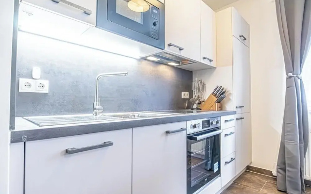 Modern 1BR 1LR Apt Donaustadt Area