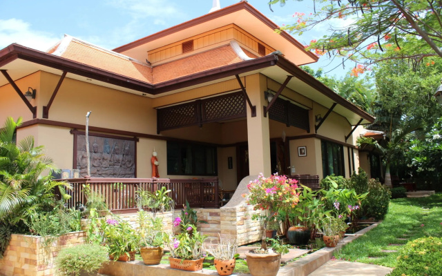 Malee Garden