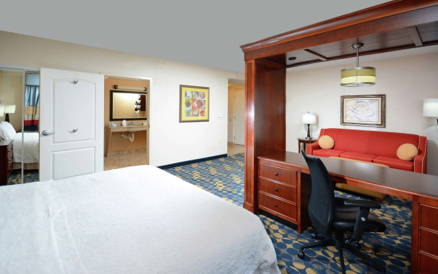 Hampton Inn & Suites Huntersville
