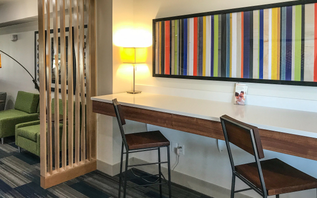 Holiday Inn Express & Suites Lubbock West by IHG