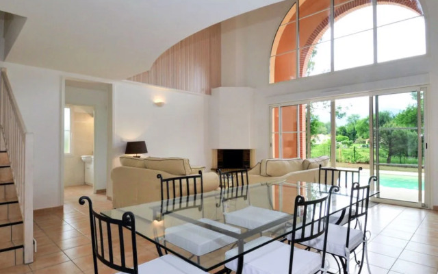 Domaine Royal Green (MZA101)