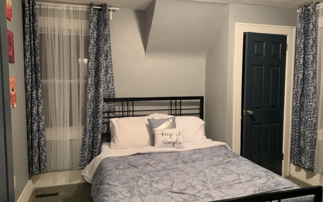 Pontiac Guest House