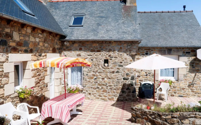 Chez Yvonne (PBA116)