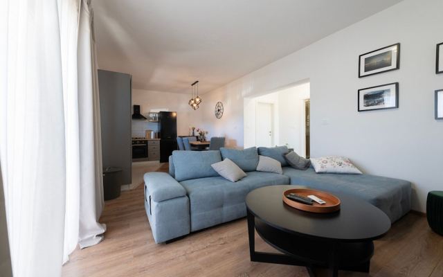 Seafront Apartment Elona