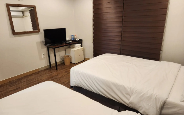 Hotel Navis