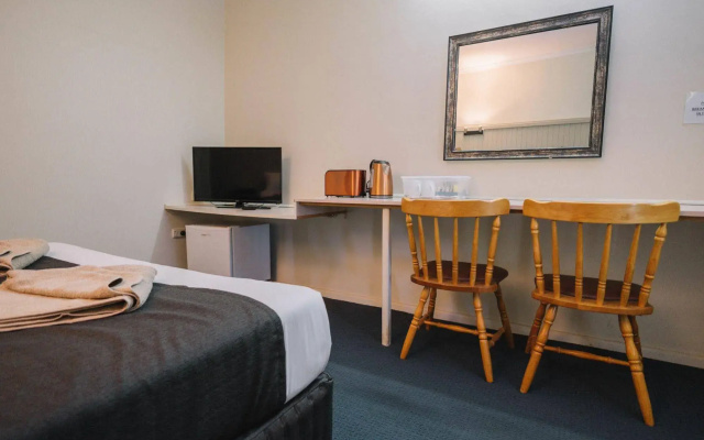 London Motor Inn