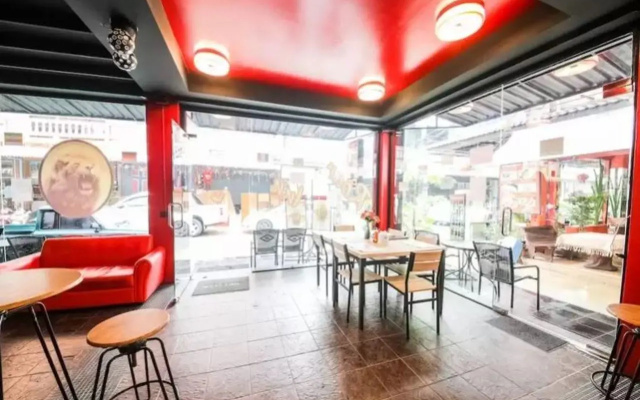 Roar Inn Patong