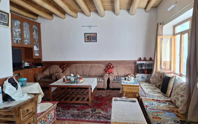 Shanti Guest House