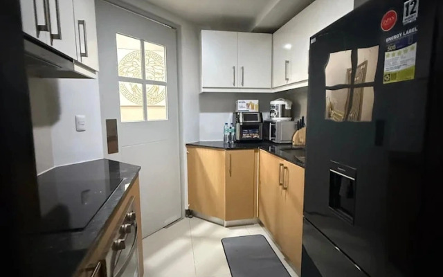 Executive Suites 4 Bedroom Condo Uptown Parksuites Bgc