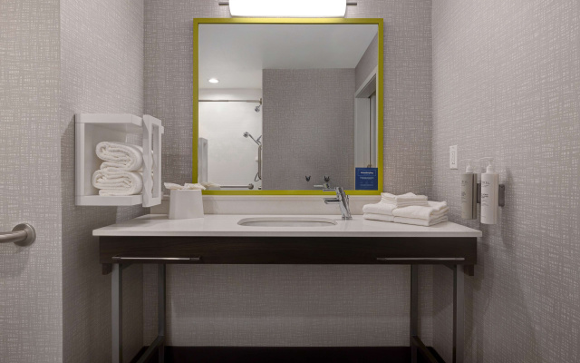 Hampton Inn & Suites Marina