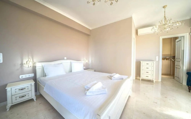 Karyo Villa,- 4bd, 3min On Foot From The Beach!