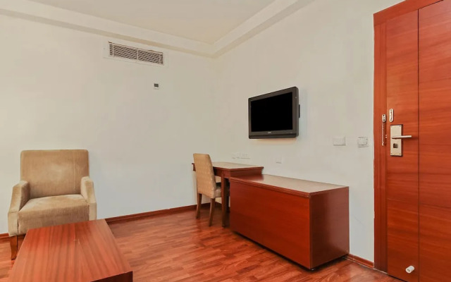 Capital O 35958 Hotel Lake View