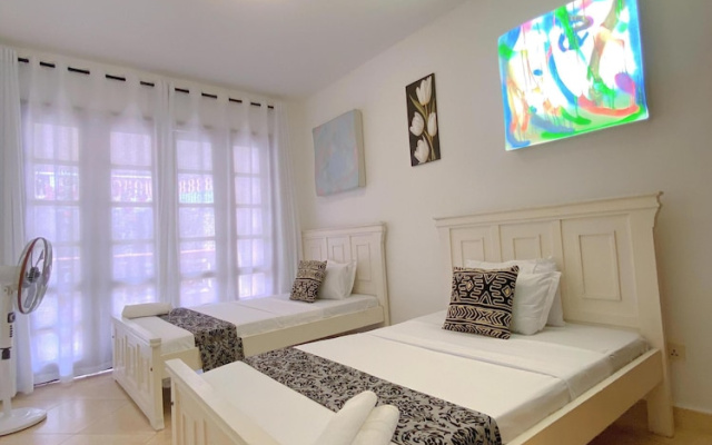 The La Mera Beach Apartments