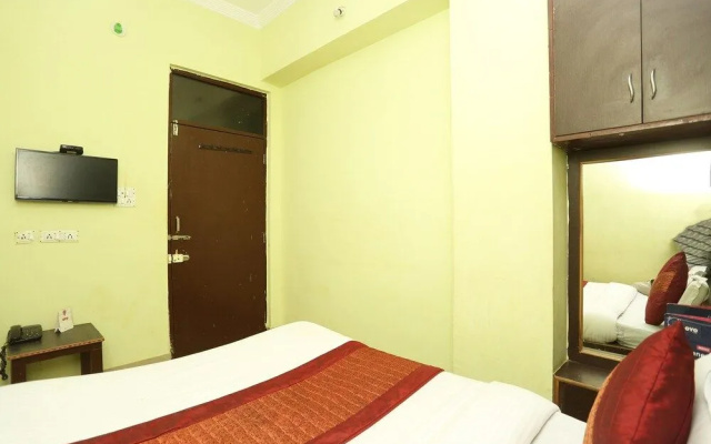 OYO 23293 Hotel Dev Residency
