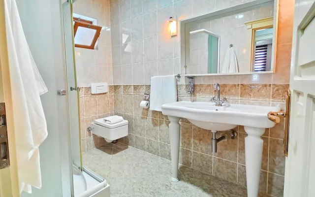 Arya Suites