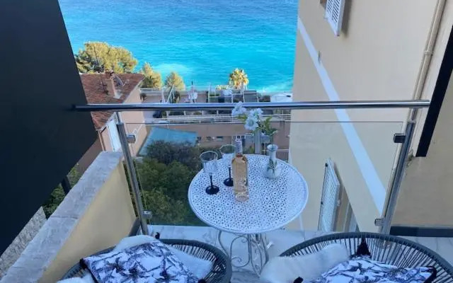 Brand New Studio, Sea View, AirCon, Wifi