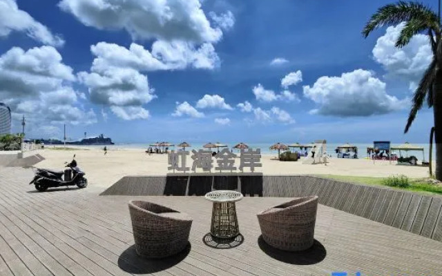 Yule'er Weimei Seaview Homestay (Shuangyuewan Honghai Jin'an Branch)