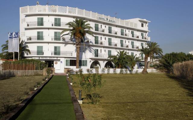 Отель azuLine Hotel Galfi Испания, Сан-Антони-де-Портмань - 1 отзыв об отеле, цены и фото номеров - забронировать отель azuLine Hotel Galfi онлайн вид на фасад