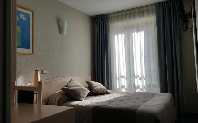 Hôtel de Genève , Faverges-Seythenex 74210, Haute Savoie