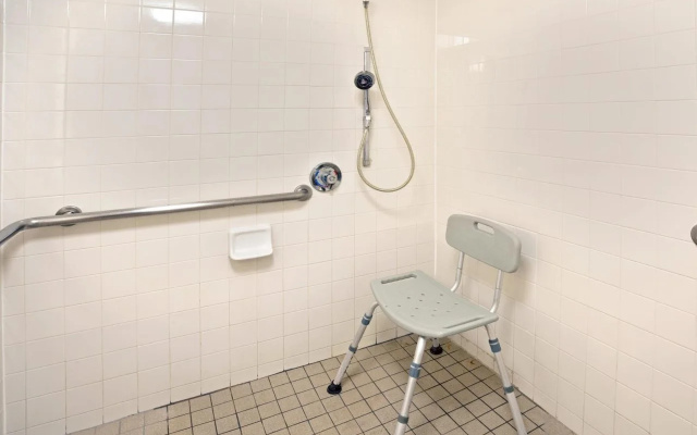 Zen Living Suites Extended Stay - Jacksonville - University Blvd