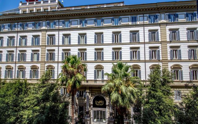 Savoy Hotel вид на фасад