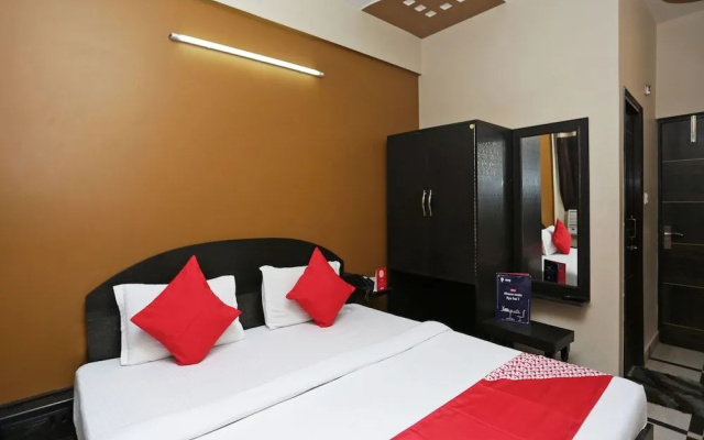 OYO 13388 Hotel Virgo