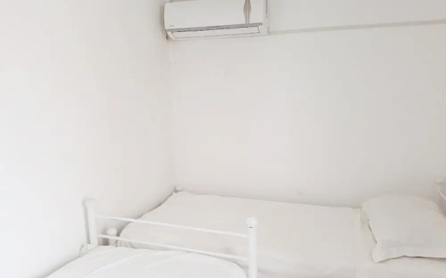 Majorelle Hostel