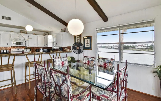 Prager Bay View by Ryson Vacation Rentals