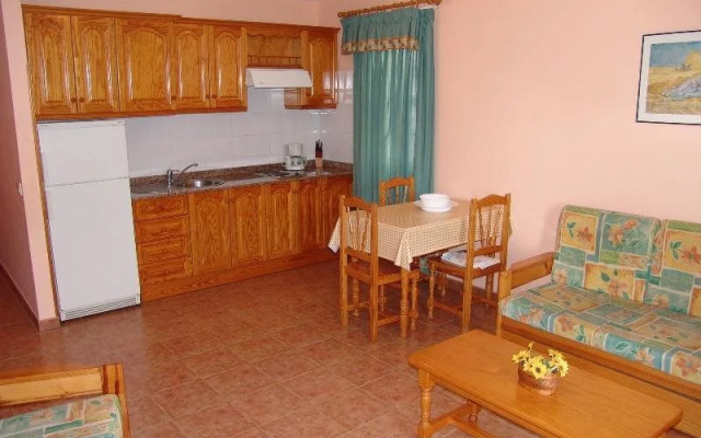 Roque-Monica Apartamentos