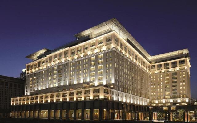 Отель The Ritz-Carlton, Dubai International Financial Centre ОАЭ, Дубай - 8 отзывов об отеле, цены и фото номеров - забронировать отель The Ritz-Carlton, Dubai International Financial Centre онлайн вид на фасад
