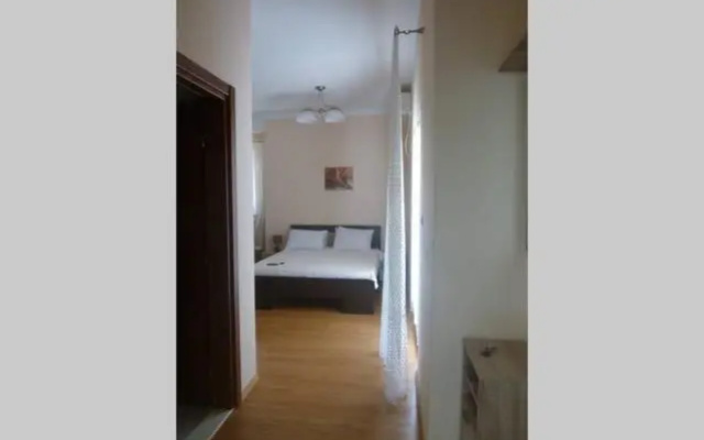 Roman Gardens Studio Apartment