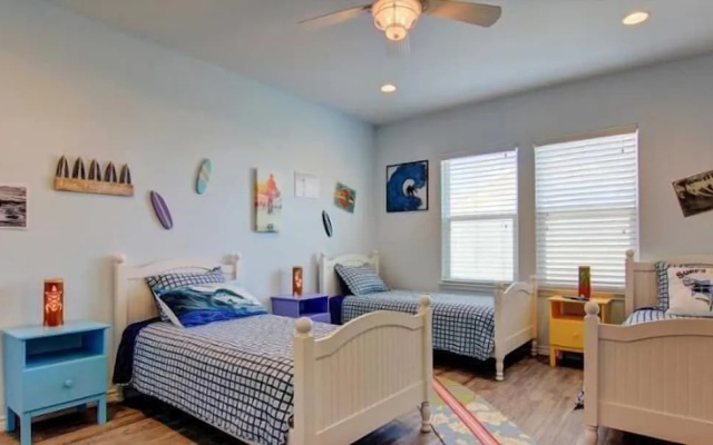 Aquaholics Anonymous 5 Bedroom Home by RedAwning