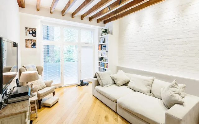 Natural light and modern home in Primrose Hill