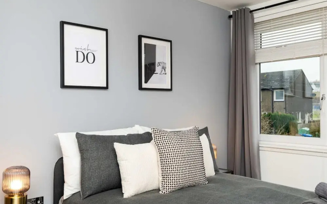 3 Bedroom House-free Parking