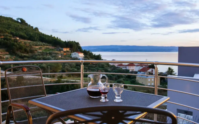 Apartment and Rooms Ana