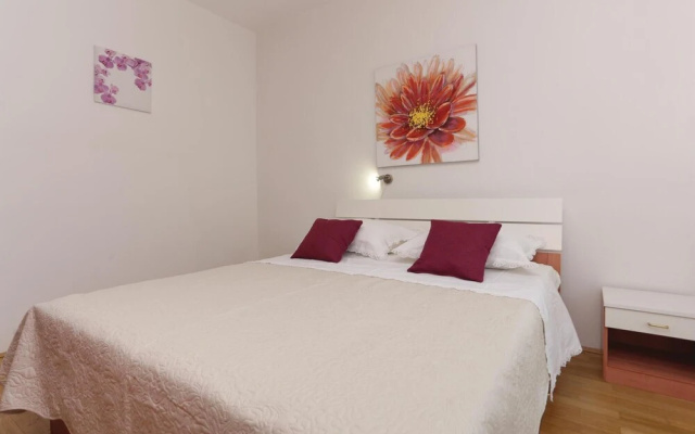 Awesome Home in Podstrana With Wifi and 1 Bedrooms