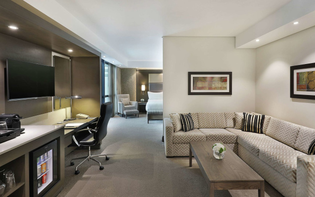 Legend Hotel Lagos Airport, Curio Collection by Hilton