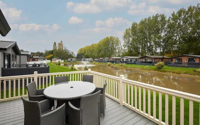 Host Stay Water s Edge Lodge