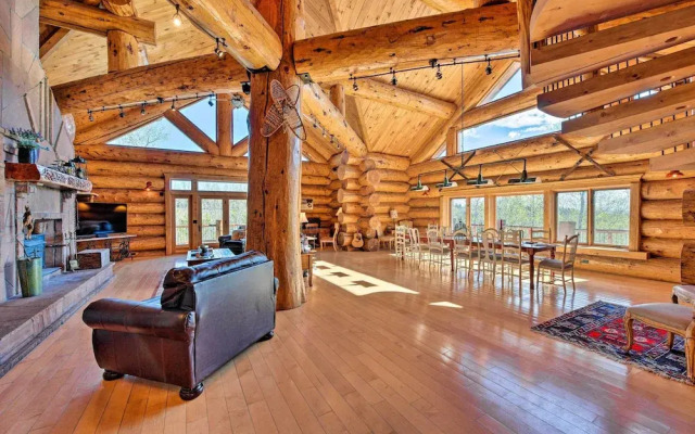 22str-00019 Fairplay High Country Lodge w/ Hot Tub
