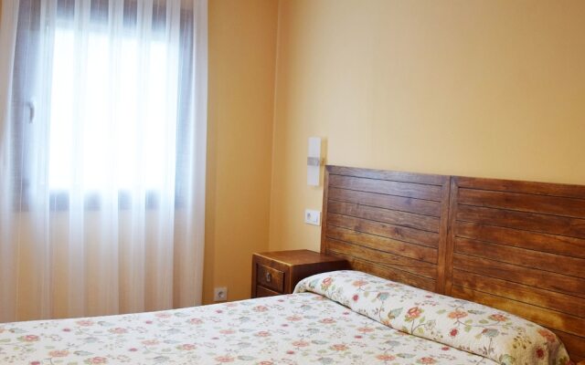 Отель Apartamentos La Barzana комната для гостей