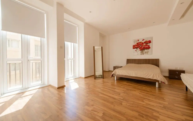 Charming Seafront Apartment, Perfect for Families