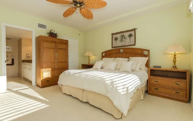 Hibiscus Pointe 124