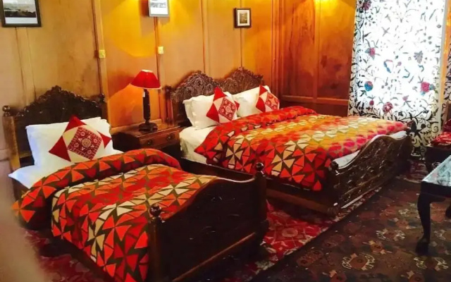 Howrah Houseboat