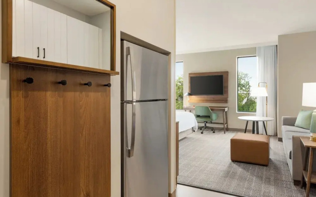 Staybridge Suites Montreal Airport - St-laurent By Ihg