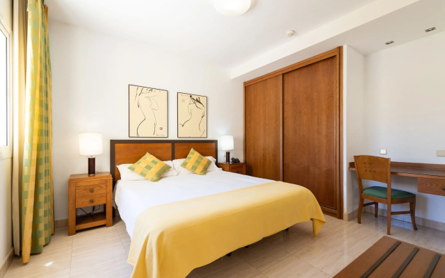 Отель Holiday Club Sol Amadores